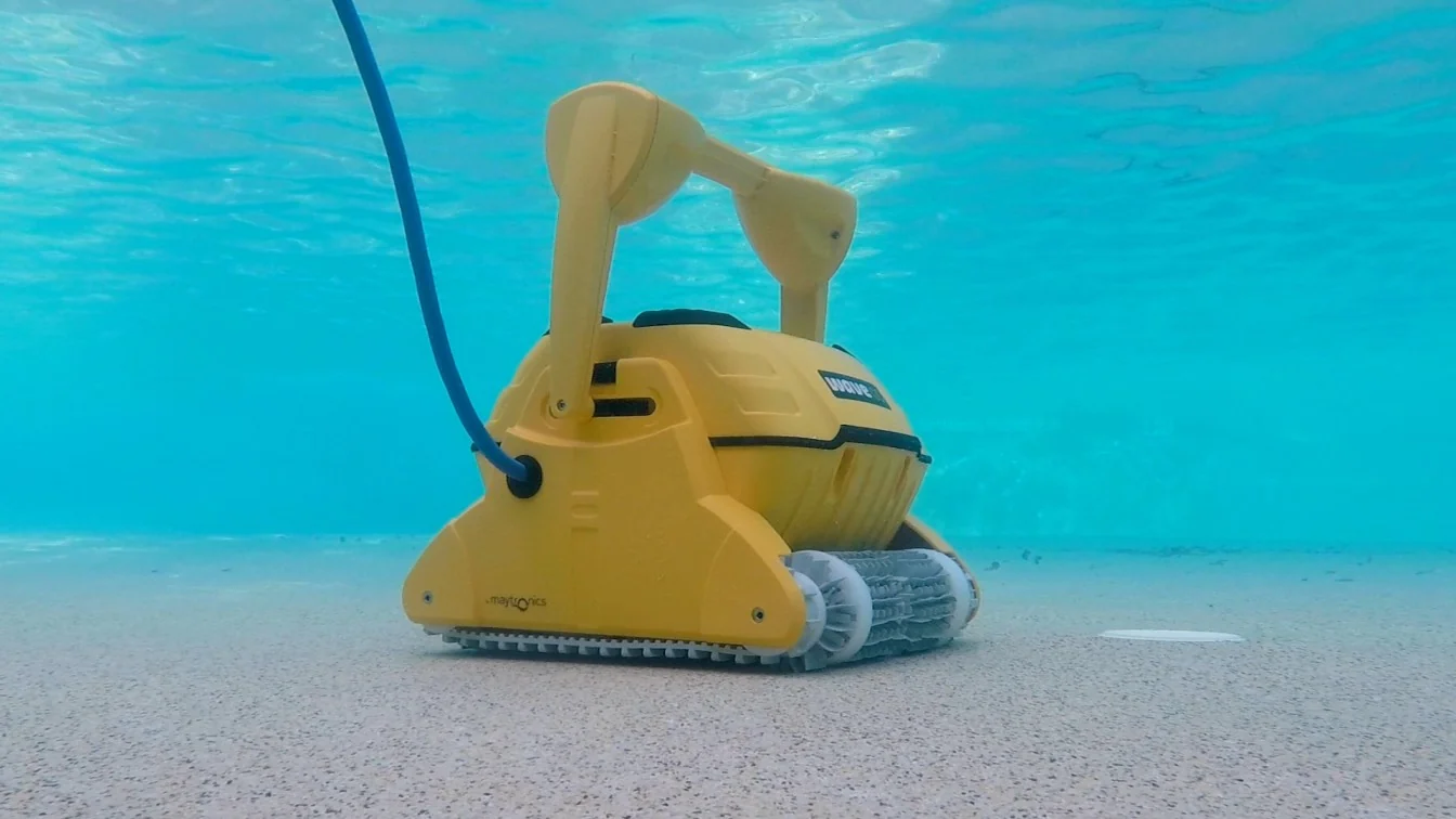 Dolphin Wave 100 Pool Cleaner — image 3