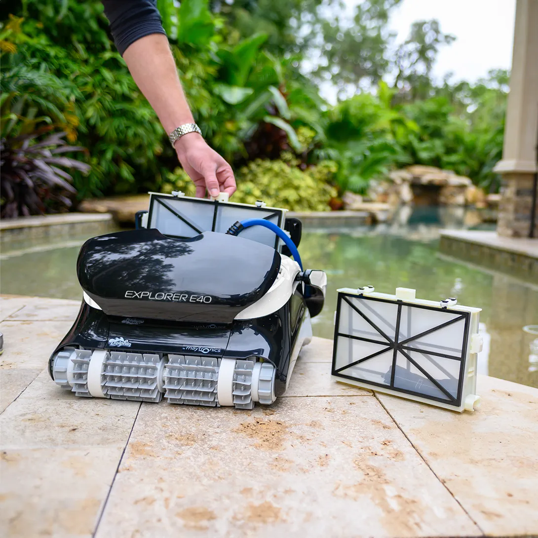 Dolphin Explorer E40 Pool Cleaner — image 2